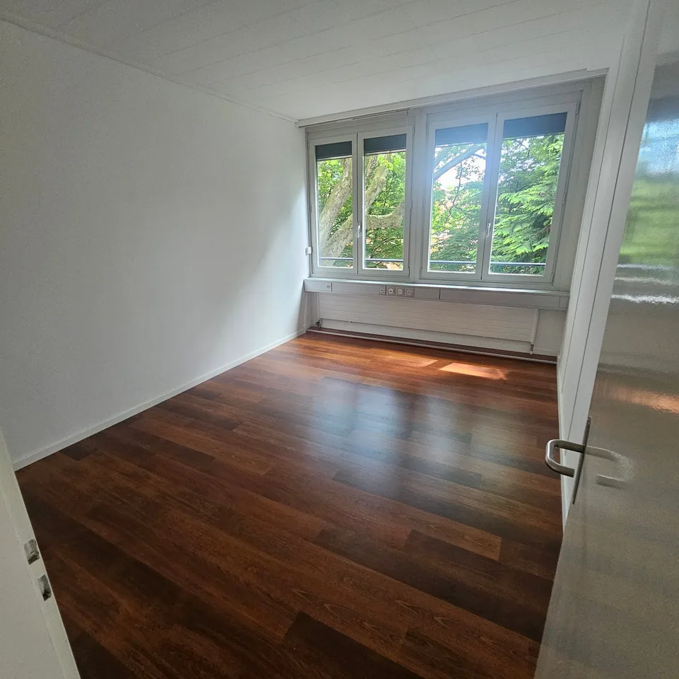Helles Büro mit 3 Räumen zur Miete in Lugano – Via Luigi Canonica 4 – Foto 8 von 10