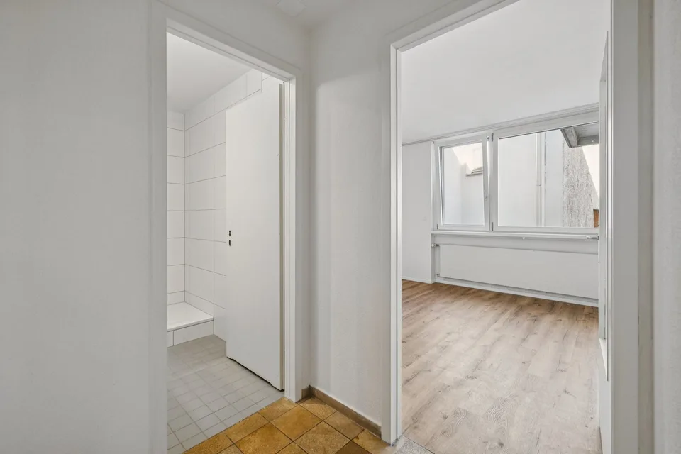 Appartamento ristrutturato di 1,5 locali con balcone su Holbein Street a Basilea