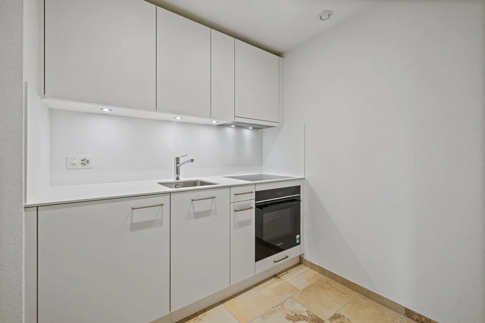Sanierte 1.5-Zimmer-Wohnung mit Balkon an der Holbeinstrasse in Basel