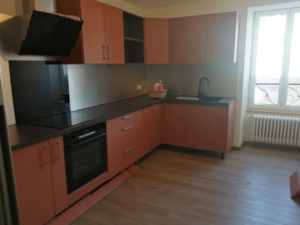 Vier-Zimmer-Wohnung mit Balkon