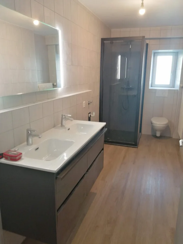 Vier-Zimmer-Wohnung mit Balkon – Foto 8 von 9