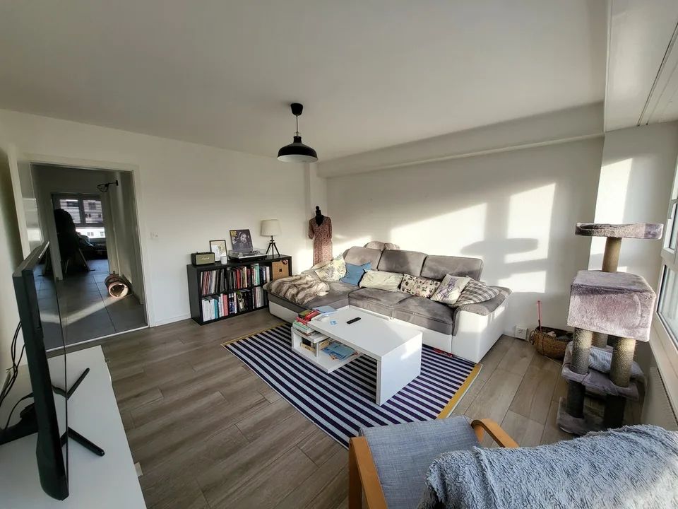 Appartamento 3,5 locali di 84 m2 al 6° piano con ascensore
