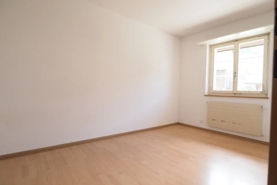 Zu vermieten grosszügige 4.5 Zimmerwohnung im Dorfkern von Bretzwil
