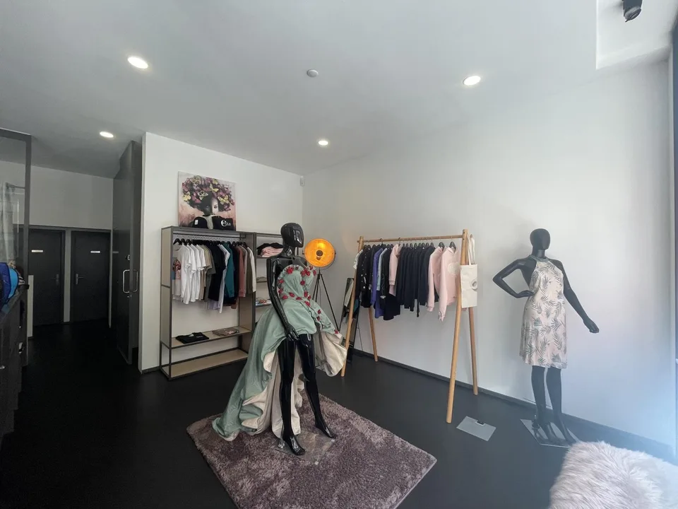 ARCADE COMMERCIALE DE 320 M2 AU COEUR DE NYON – foto 9 di 13