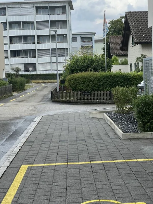 zentraler Parkplatz zu vermieten