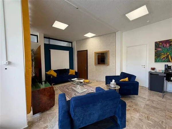 Lugano: Bureau 3.5 locaux – photo 7 sur 7
