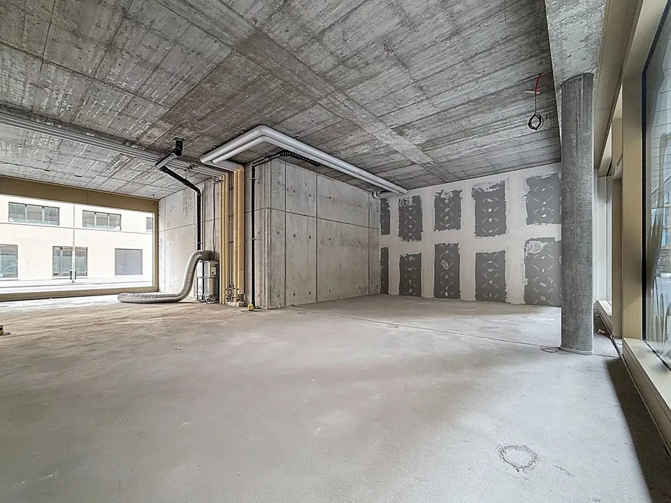 In affitto ? Superfici commerciali con vetrine ? Cour de Gare (Sion)