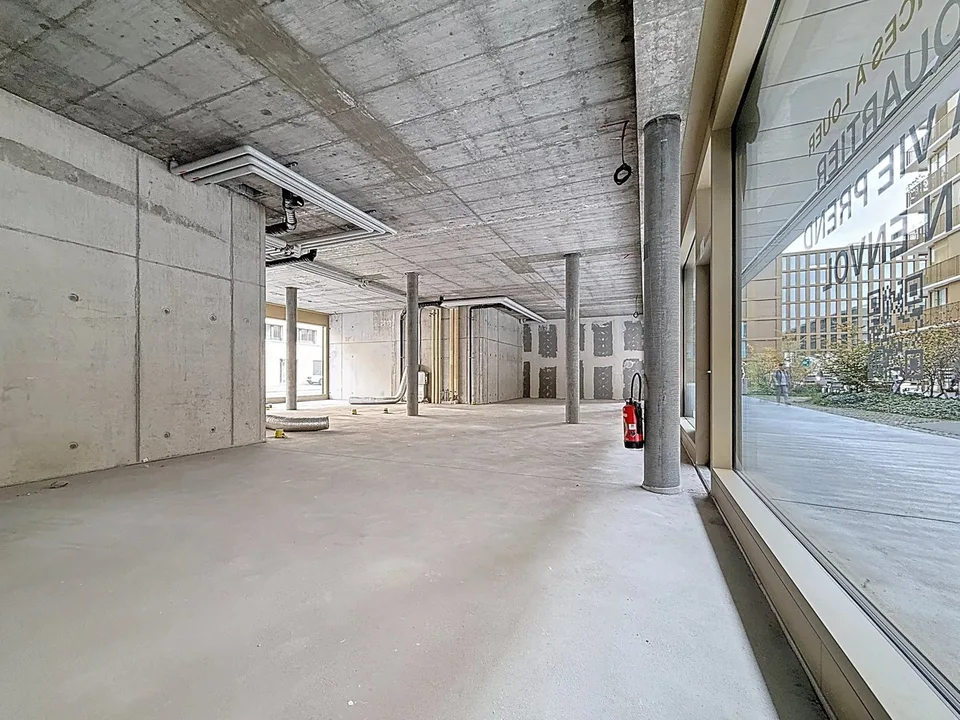 In affitto ? Superfici commerciali con vetrine ? Cour de Gare (Sion)