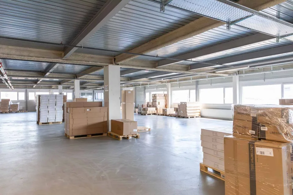 RARA ! Superficie di stoccaggio di 467m² nel centro di Ginevra