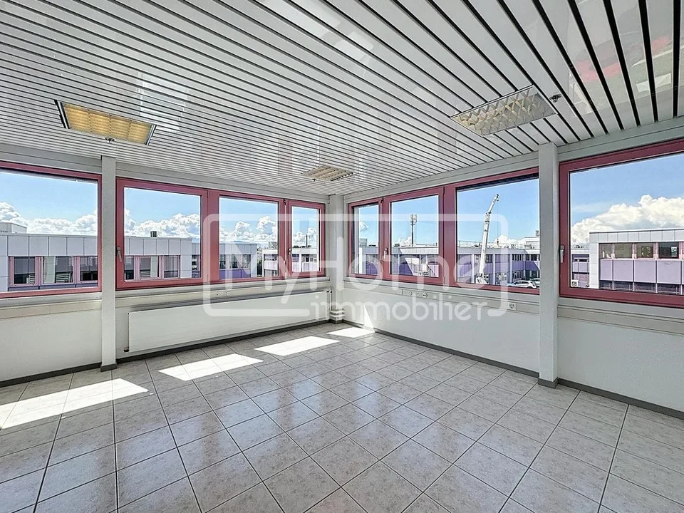 Local commercial lumineux de 103 m2 à Lonay
