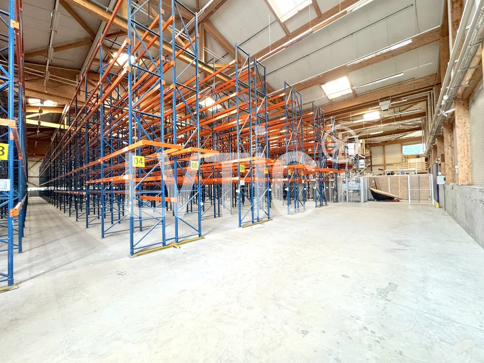 Magazzino logistico di 1200 m2 in affitto a Cheseaux-sur-Lausanne