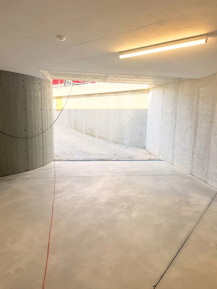 Affittasi posto auto coperto ad Agno (vicino alla stazione)