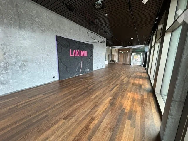 140m2 Espace bureautique-commercial ou industriel moderne dans un emplacement central à Ostermundigen