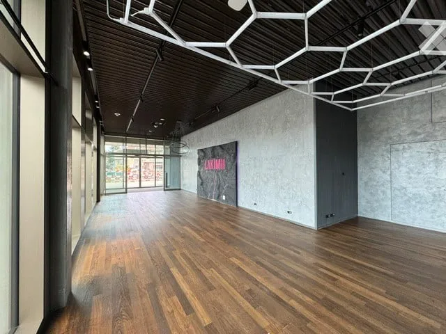 140m2 Espace bureautique-commercial ou industriel moderne dans un emplacement central à Ostermundigen