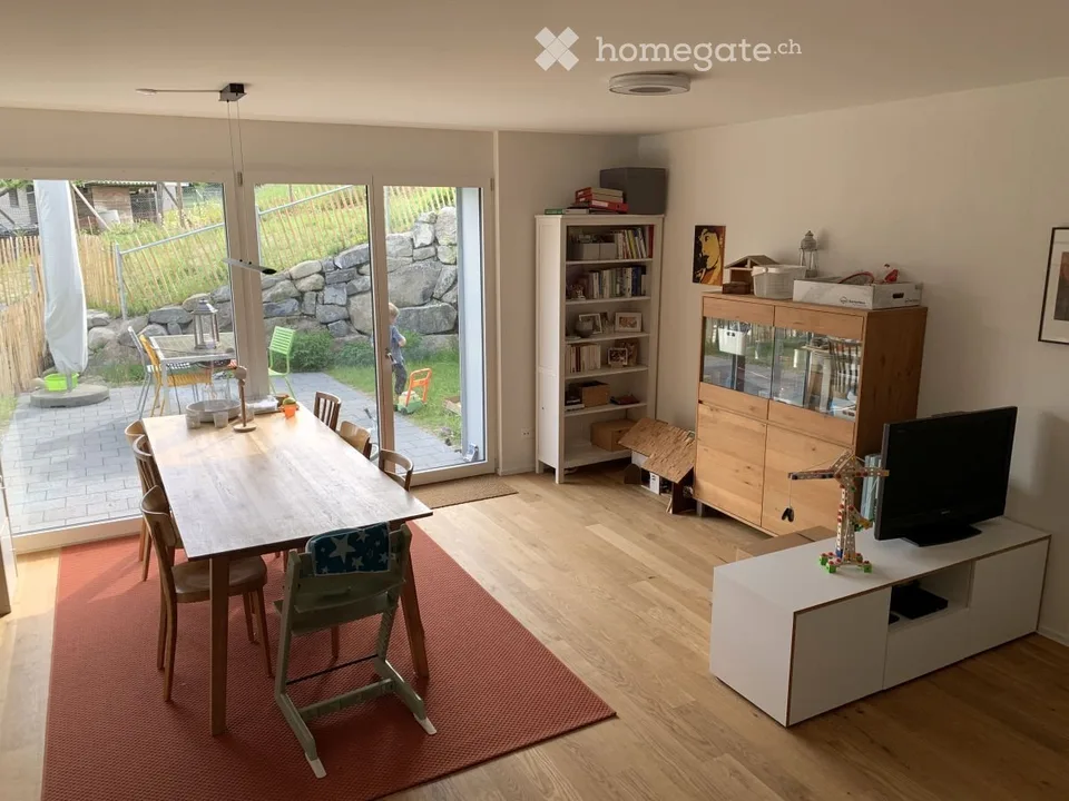 Premium Hausgemeinschaft bietet letztes grosses Zimmer