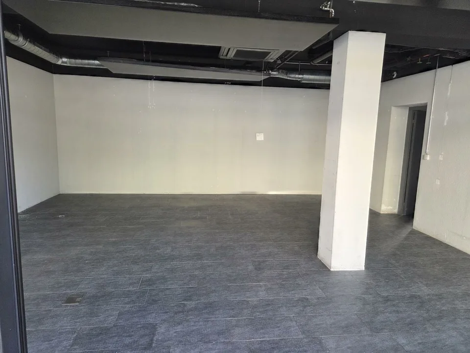 Beauty-Location am Bahnhof Killwangen‑Spreitenbach