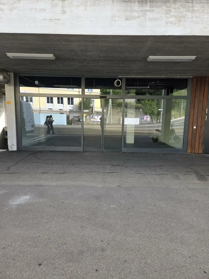 Beauty-Location am Bahnhof Killwangen‑Spreitenbach