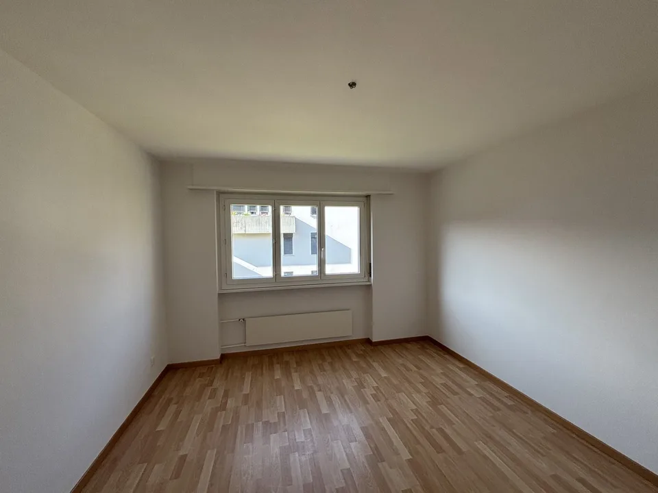 Appartamento 2 camere luminoso al 1° piano – Posizione tranquilla con buona connessione