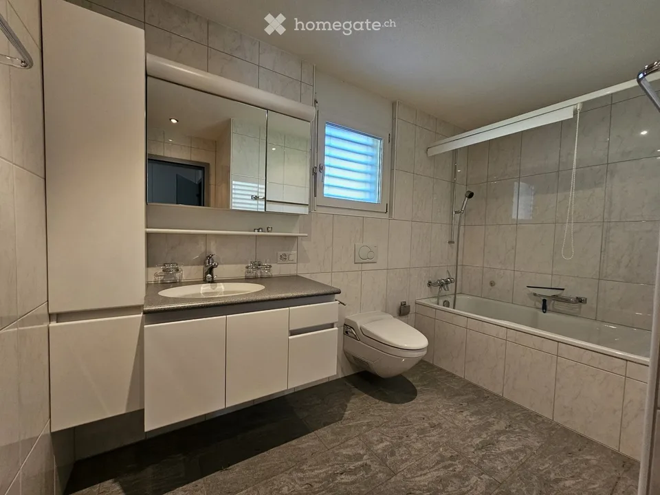 Moderne 4.5-Zimmerwohnung an zentraler und ruhiger Lage