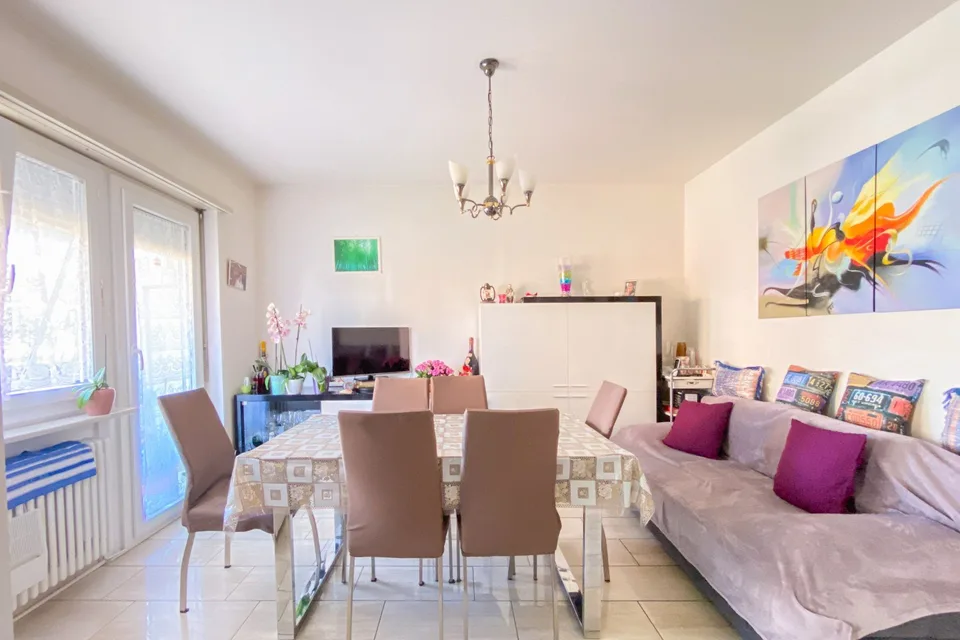 Appartement rénové de 4,5 pièces dans un quartier résidentiel