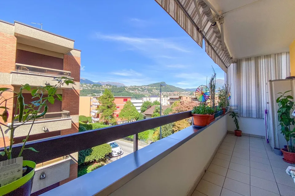 Appartement rénové de 4,5 pièces dans un quartier résidentiel