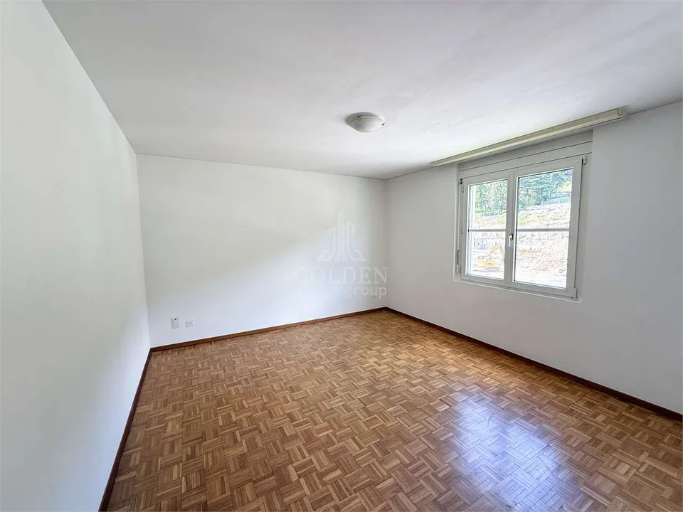 Geräumige 4.5-Zimmer-Wohnung mit Kamin und großer Terrasse