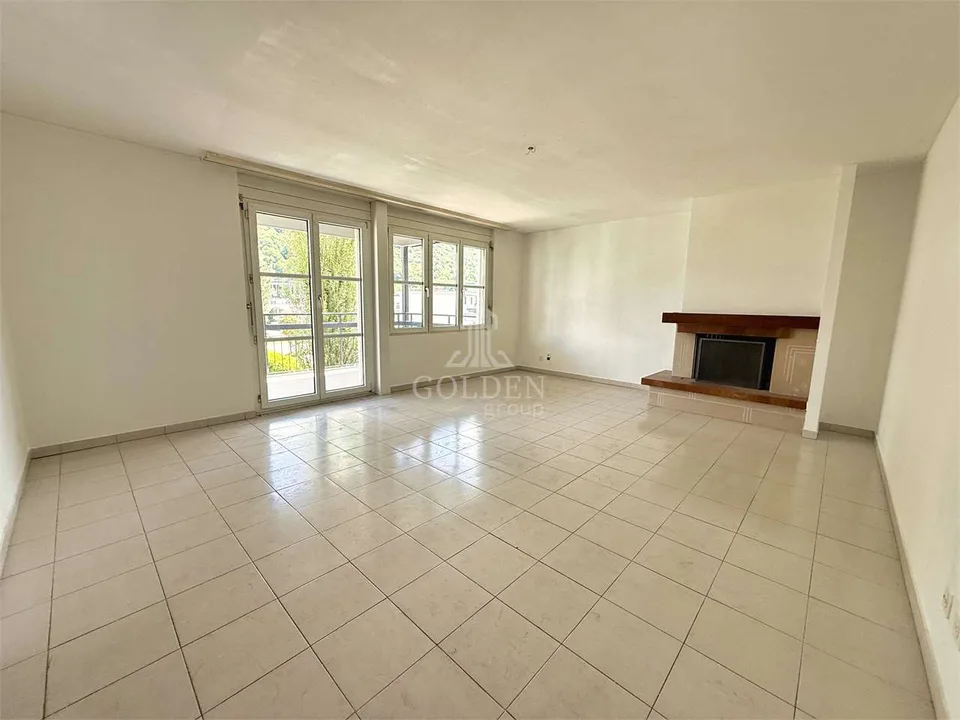Geräumige 4.5-Zimmer-Wohnung mit Kamin und großer Terrasse