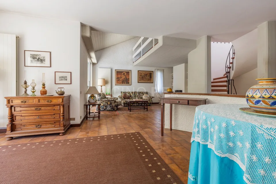 Exklusive Villa mit 3.000 m² Parkgarten nahe der Schweizer Grenze