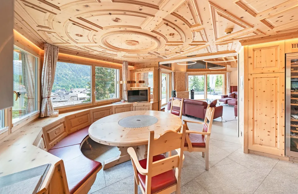 Villa di lusso esclusiva in Alta Engadina – seconda casa con spa, parcheggio sotterraneo e vista panoramica