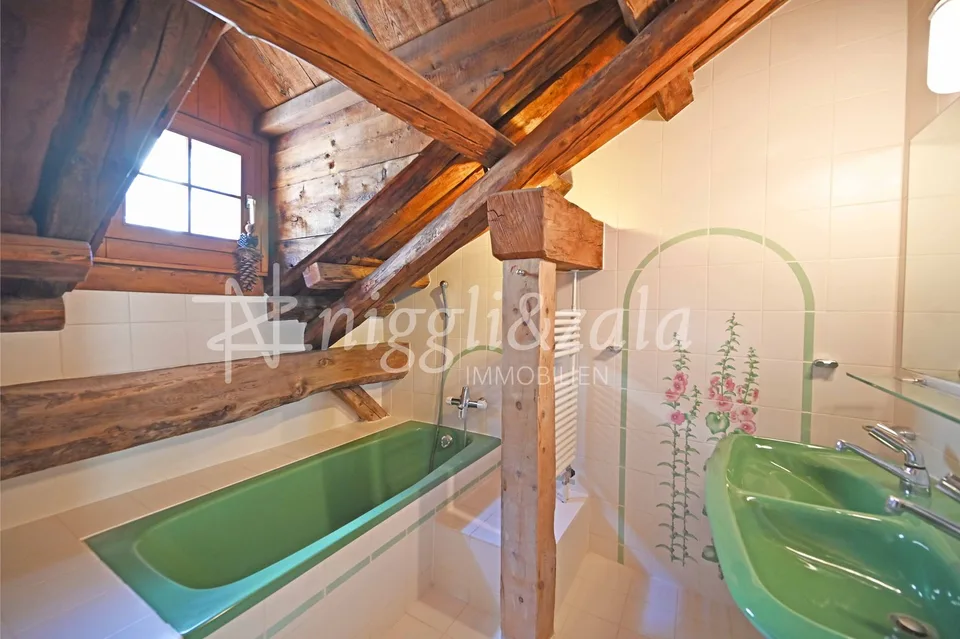 4.5-Zimmer-Dachmaisonettewohnung in historischem Engadinerhaus