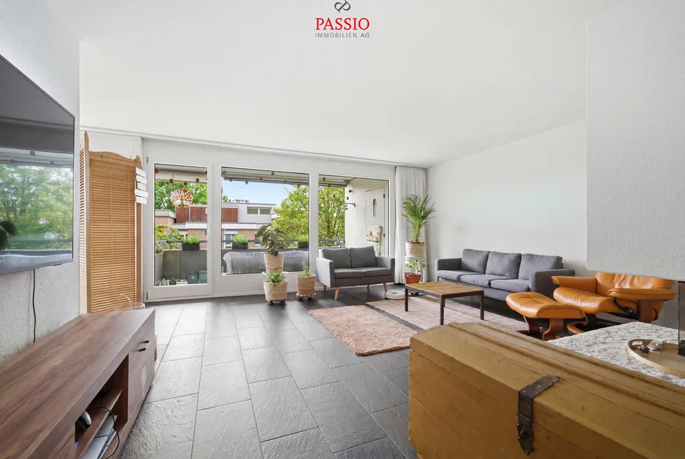 Oasi di benessere luminosa con balcone, sole della sera e molto spazio