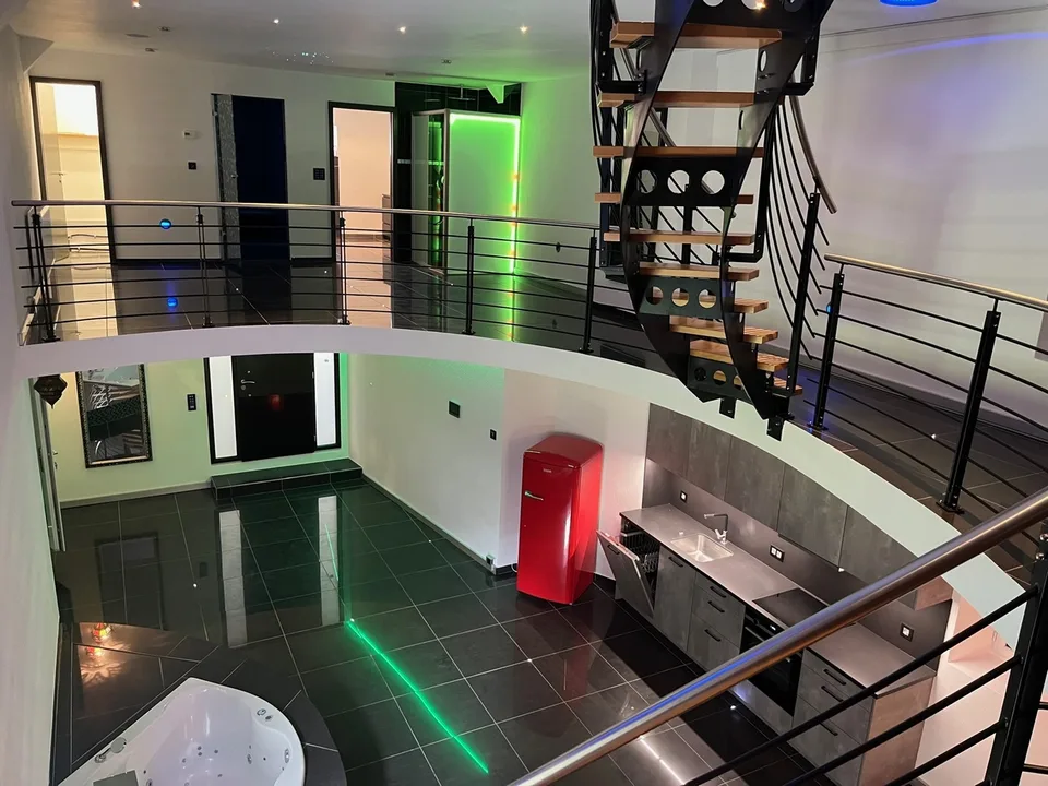 À VENDRE - Maison unique à Vermes avec spa, sauna et hammam