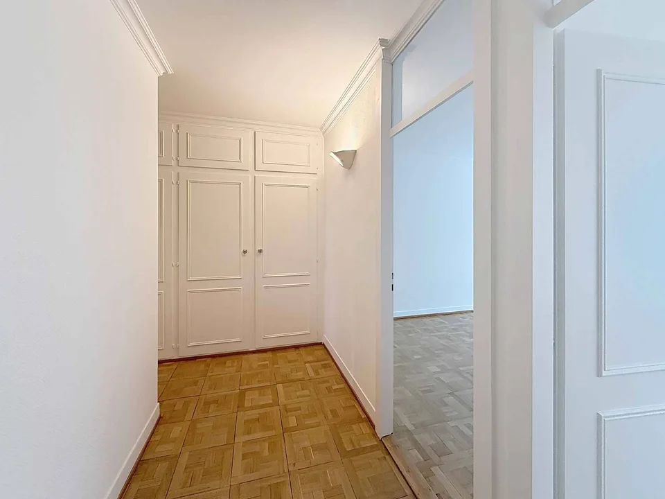 Schönes renoviertes Apartment in ruhiger Lage, nahe dem Parc Bertrand