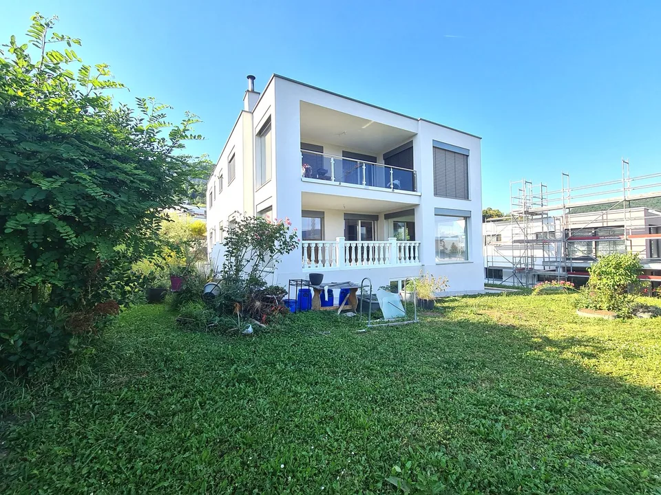 Villa molto carina e spaziosa, ideale per la posizione, con 3 appartamenti