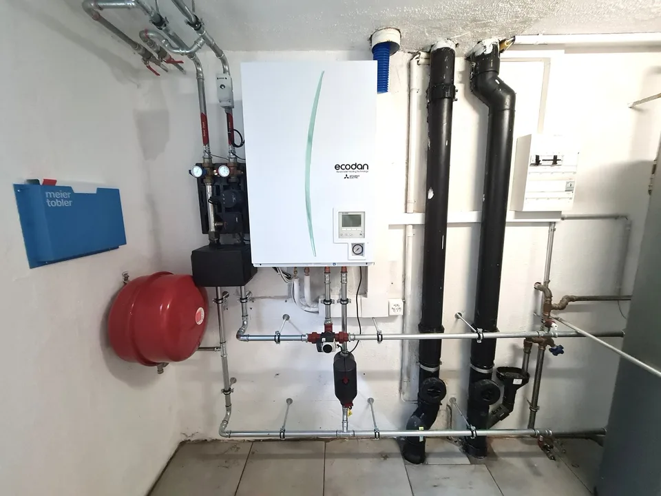 Sehr hübsche und geräumige Villa, ideal gelegen, mit 3 Apartments – Foto 30 von 30