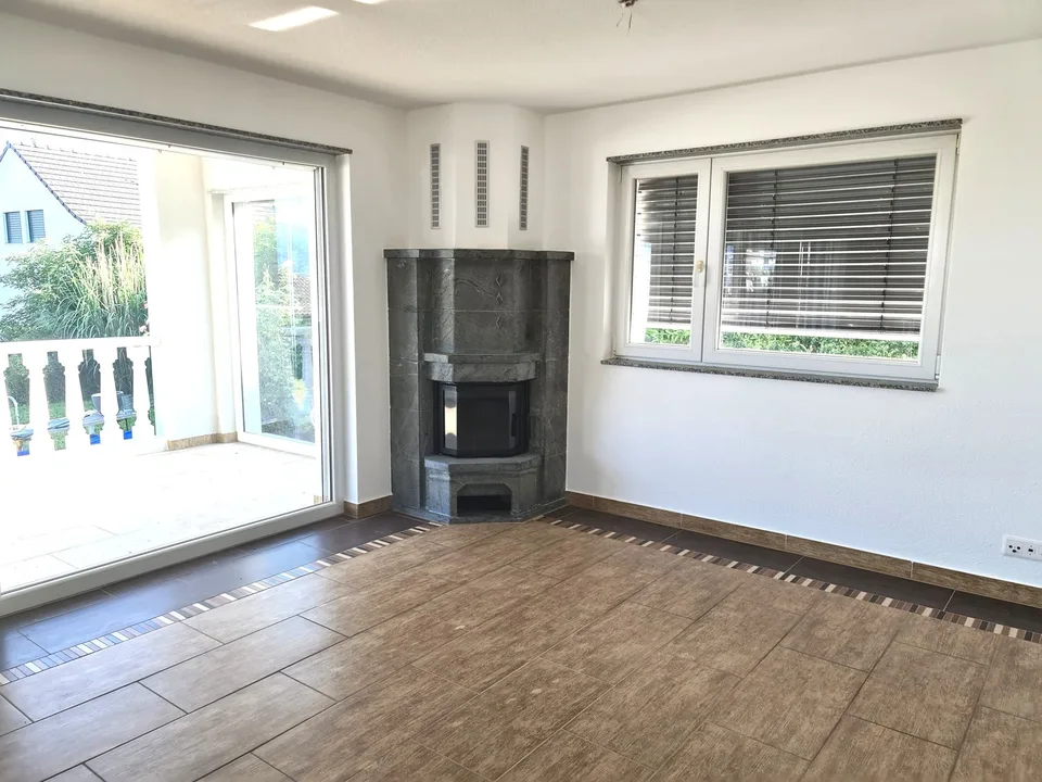 Sehr hübsche und geräumige Villa, ideal gelegen, mit 3 Apartments – Foto 11 von 30