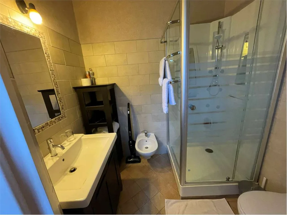 Grande e ben mantenuta villa in stile Liberty in posizione tranquilla – foto 10 di 13