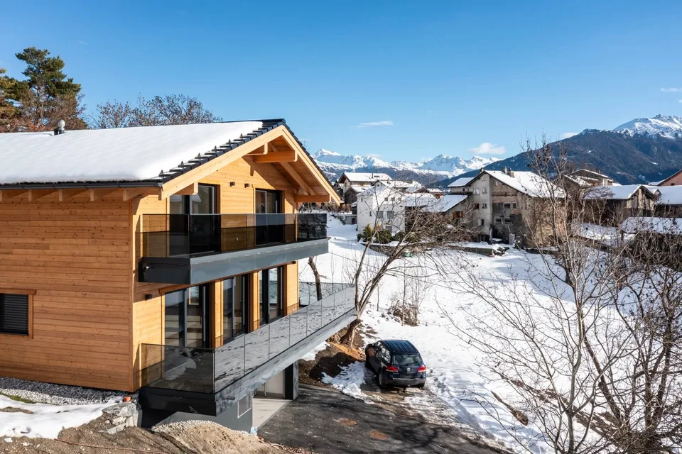 Chalet in Lens where contemporary comfort meets the art of alpine living