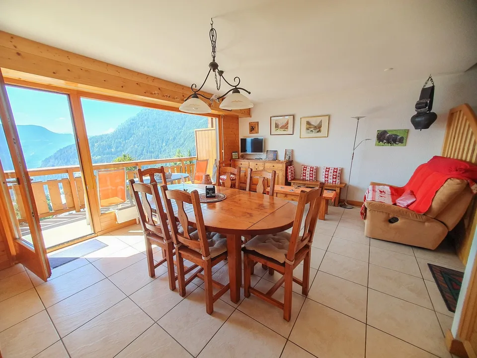Colpo di fulmine! Appartamento 3.5 locali, attico, duplex, orientamento sud, a Ovronnaz/VS