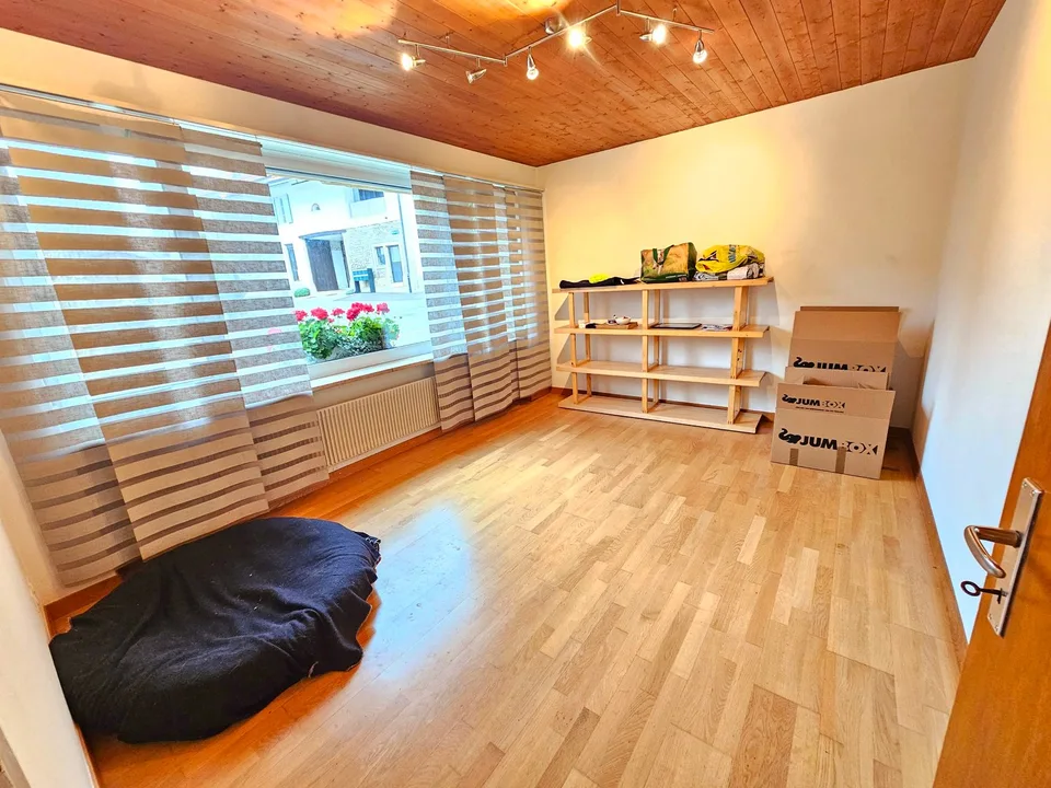 Casa multifamiliare affascinante con spazio commerciale a Röschenz