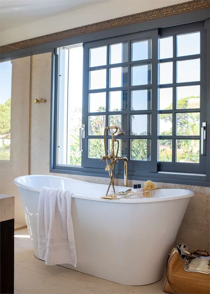 Villa de Cap d'Antibes dans un contexte exceptionnel – photo 12 sur 13
