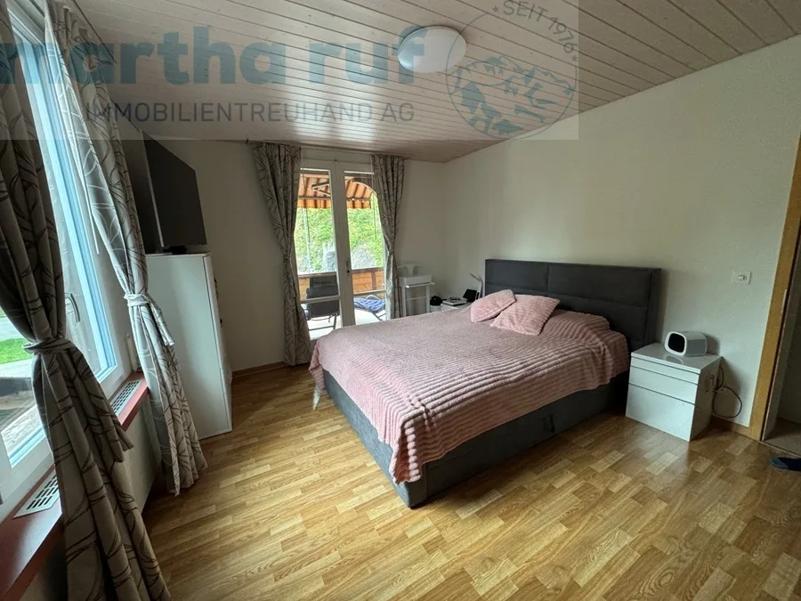 Mehrfamilienhaus mit 3 Einheiten, Scheune und grosser Garten – foto 11 di 13