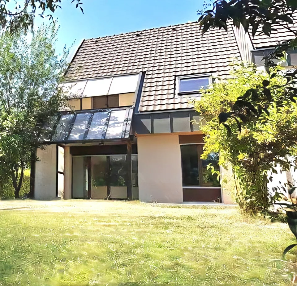 Très jolie maison mitoyenne à Delémont avec garage privé