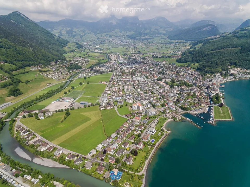 Hotel direkt am See mit 12 Bootsplätzen