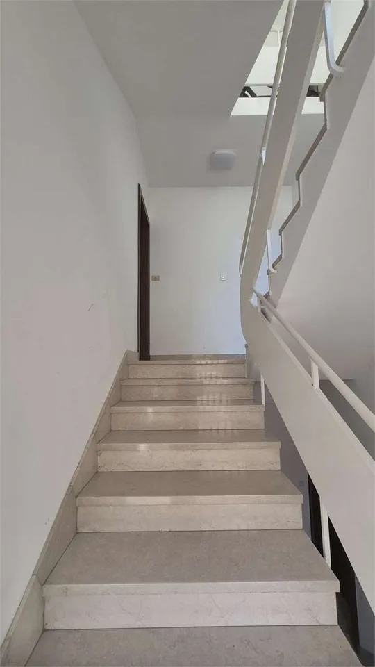 APPARTEMENT 3.5 PIÈCES VUE SUR LAC