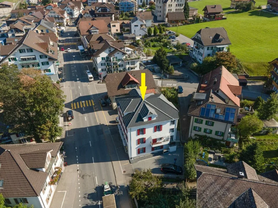 Mehrfamilien Haus mit Ladenlokal im Dorfkern von Schüpfheim