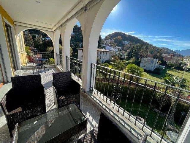 COLLINA D'ORO: ELEGANTES 3,5 ZIMMER HAUS MIT SCHWIMMBAD – Foto 8 von 13