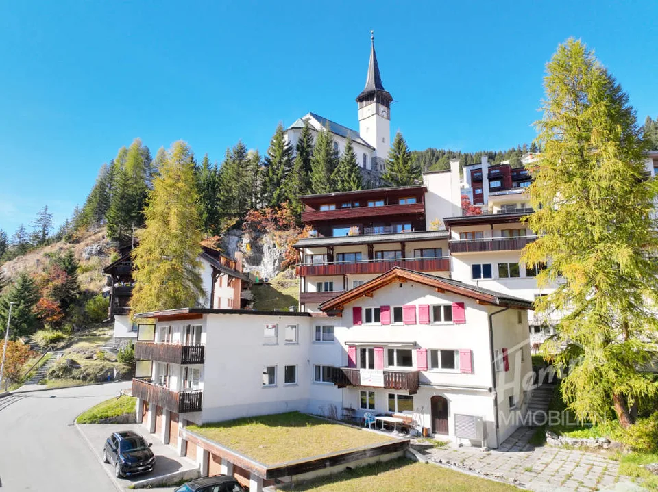 Ferienhaus an wunderschöner Aussichtslage mit 4 Garagen
