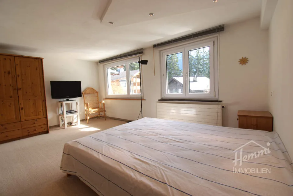 Ferienhaus an wunderschöner Aussichtslage mit 4 Garagen