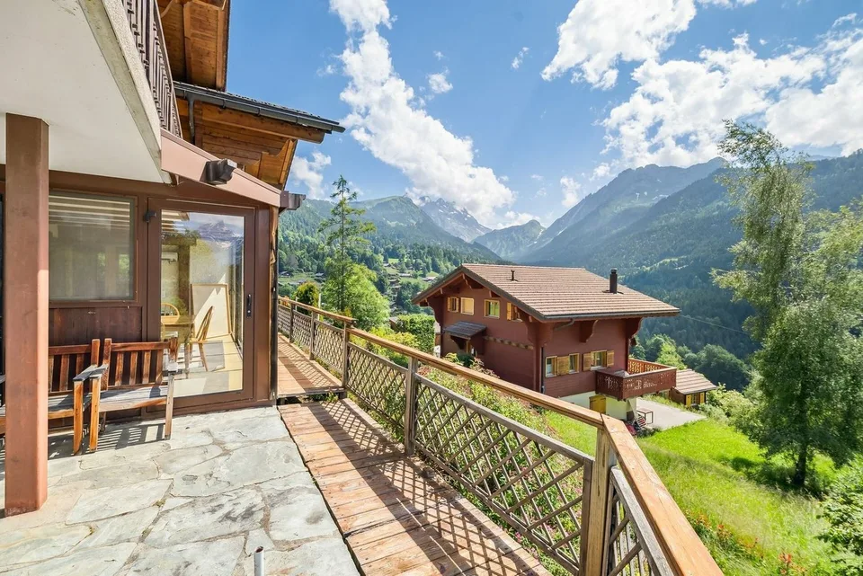 Spacious family chalet, billiard room, carnotzet, panoramic view